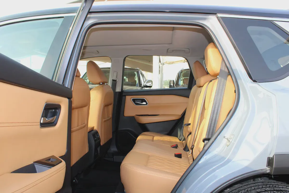 Nissan X-Trail GCC 2023 full option orginal paint-8-8