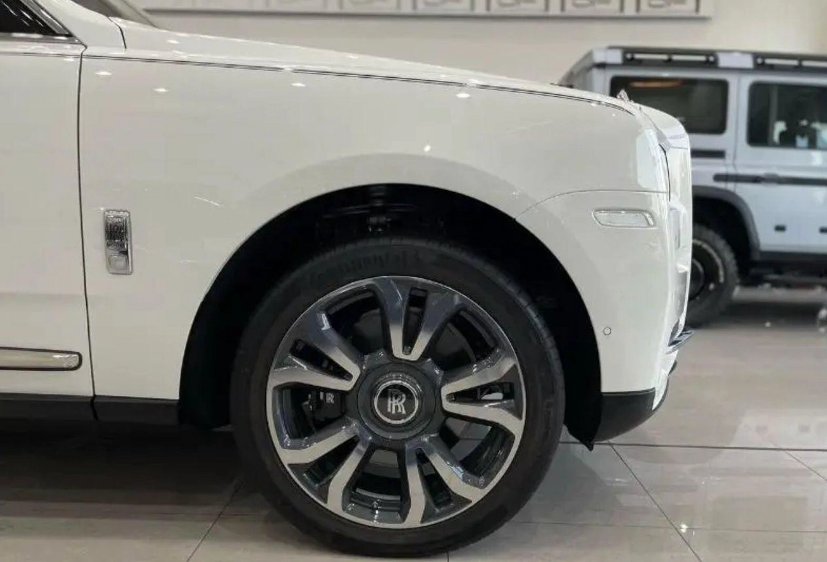 New 2024 Rolls Royce Cullinan-4-4