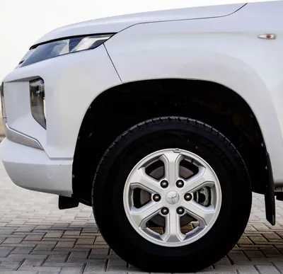 Mitsubishi L200 GLX TOP Mitsubishi L200 4WD | 2.5 L | 2020 | GCC | Accident-Free | In Excellent Condition | 756 P.M-15