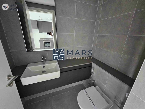 Luxury Brand New 1bhk apartment in Tiraz building