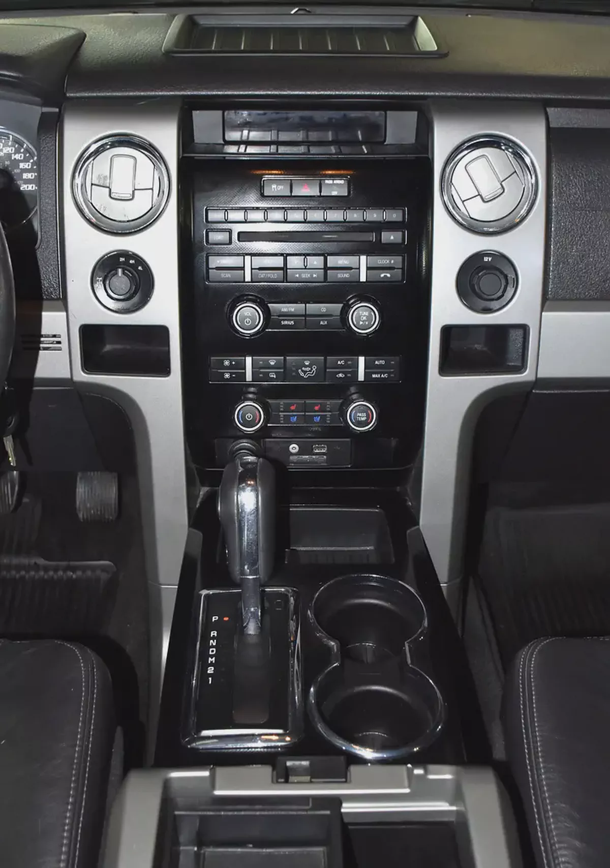 EXCELLENT DEAL for our Ford F150 FX4 ( 2012 Model ) in White Color GCC Specs-14-14