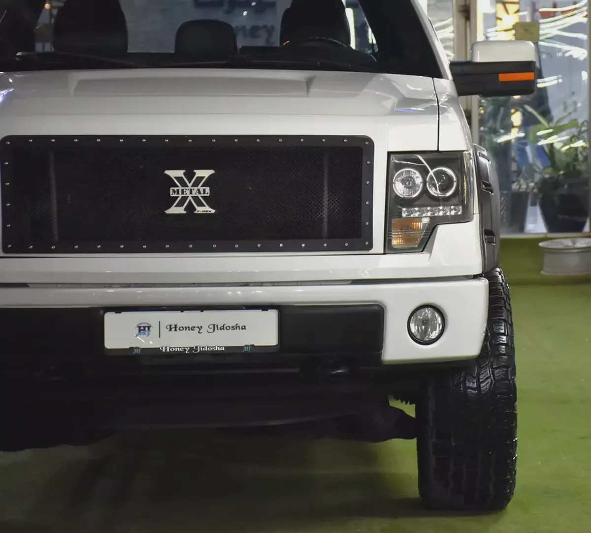 EXCELLENT DEAL for our Ford F150 FX4 ( 2012 Model ) in White Color GCC Specs-3-3