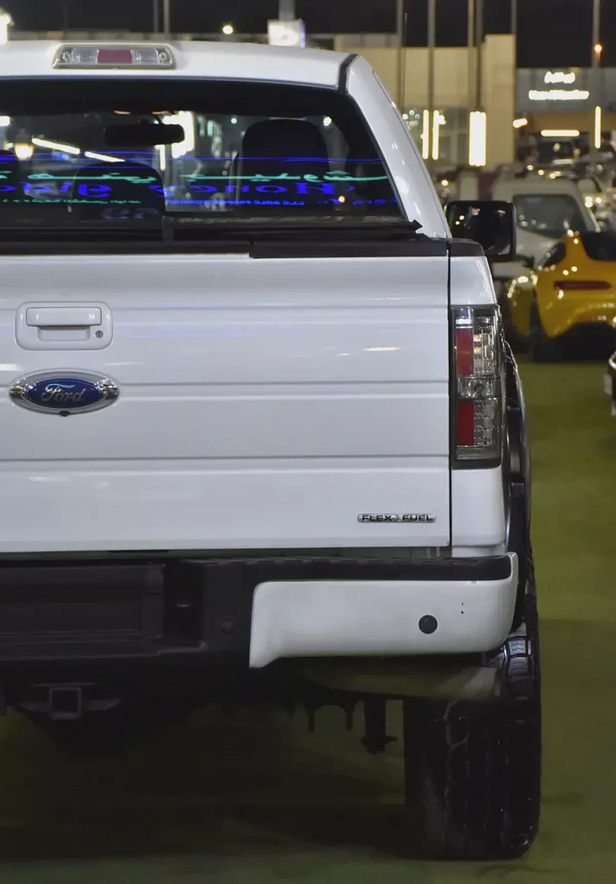 EXCELLENT DEAL for our Ford F150 FX4 ( 2012 Model ) in White Color GCC Specs-8-8