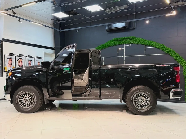 2024 Chevrolet Silverado LT - GCC Specs