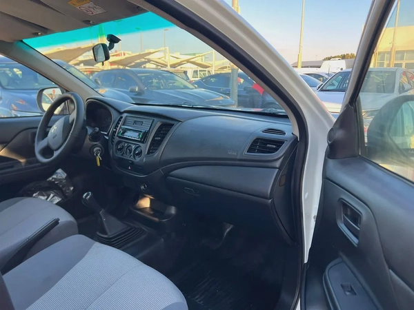 2022 | Mitsubishi L200 | petrol | Manual | 2.4 | GCC | Ref#943