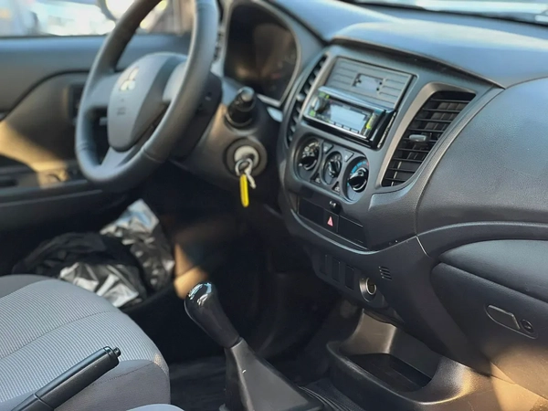 2022 | Mitsubishi L200 | petrol | Manual | 2.4 | GCC | Ref#943