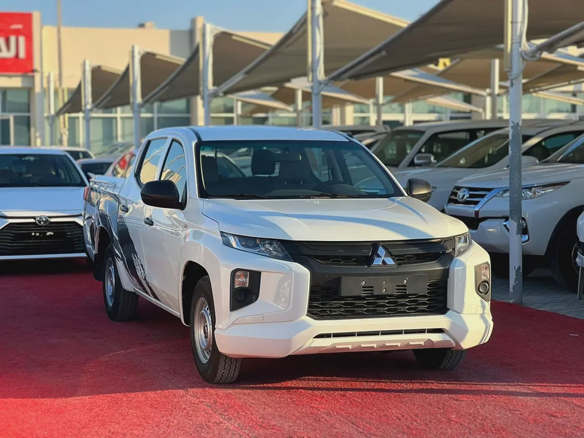 2022 | Mitsubishi L200 | petrol | Manual | 2.4 | GCC | Ref#943-0-0