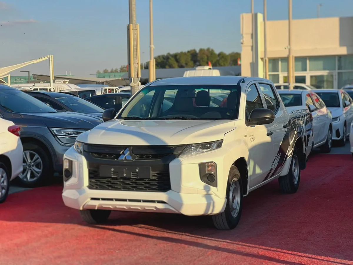 2022 | Mitsubishi L200 | petrol | Manual | 2.4 | GCC | Ref#943-2-2