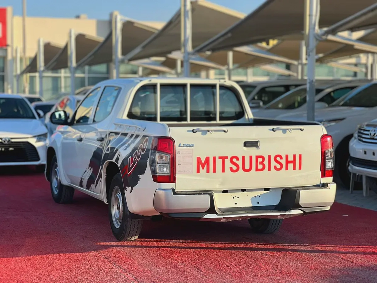 2022 | Mitsubishi L200 | petrol | Manual | 2.4 | GCC | Ref#943-3-3