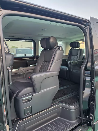 TOYOTA GRANVIA PETROL-5