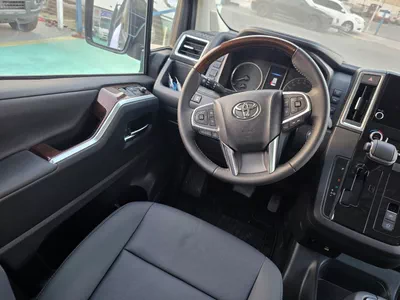 TOYOTA GRANVIA PETROL-8