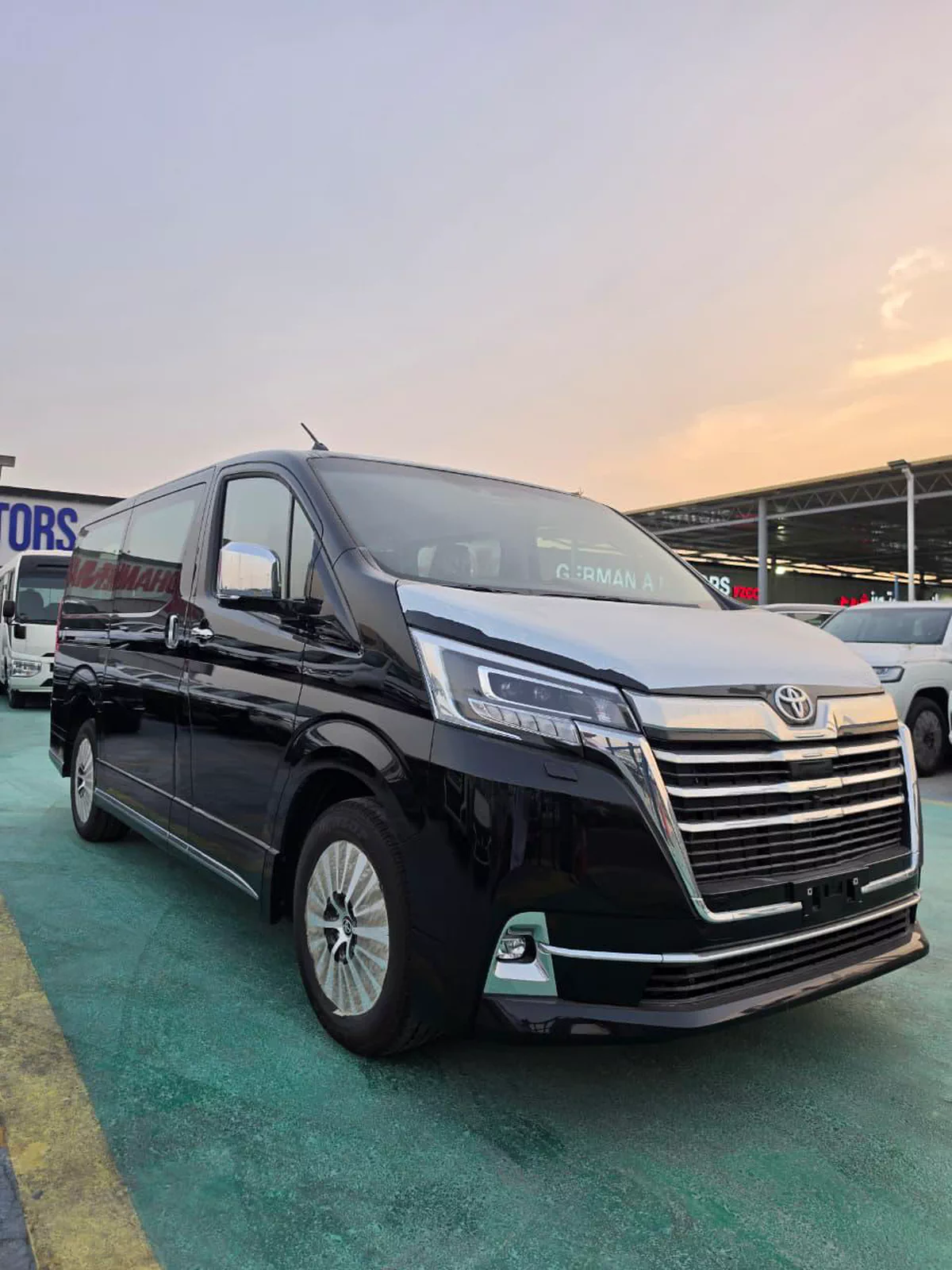 TOYOTA GRANVIA PETROL-1-1