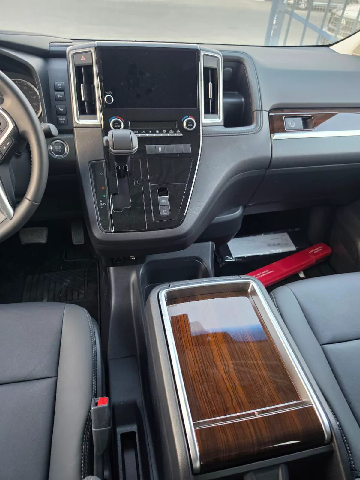 TOYOTA GRANVIA PETROL-9-9