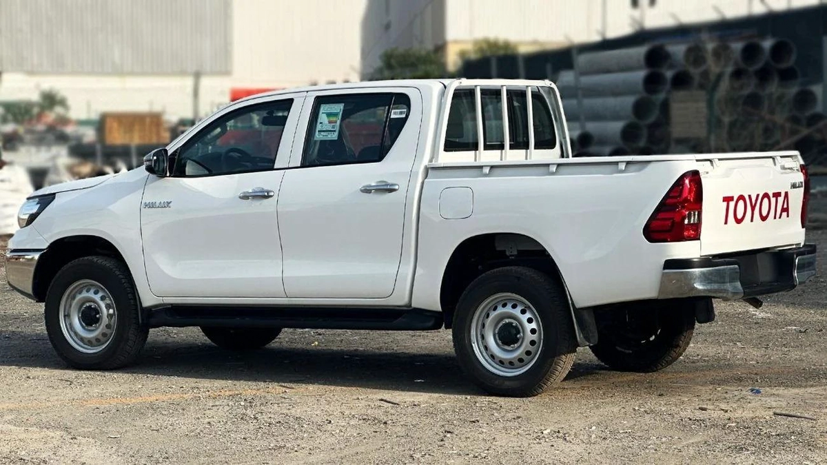 Toyota Hilux Toyota Hilux 2.7 petrol Manuel 2025 basic option four wheels-8-8