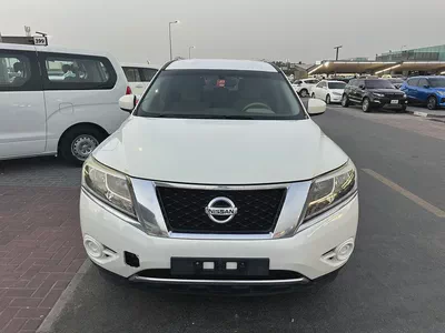 Nissan pathfinder 2013 white color GCC calen car-2