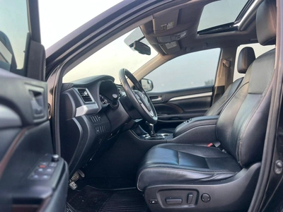 Toyota Highlander 2014 Toyota Highlander XLE Full Option 3.5L V6 - Rear Camera - Push Start - Auto Trunk - AWD 4x4 - S-13