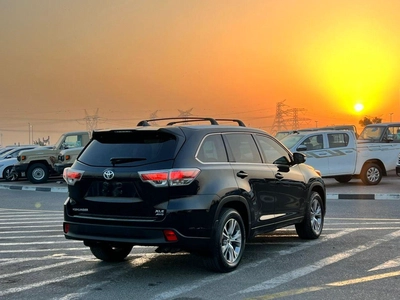 Toyota Highlander 2014 Toyota Highlander XLE Full Option 3.5L V6 - Rear Camera - Push Start - Auto Trunk - AWD 4x4 - S-5