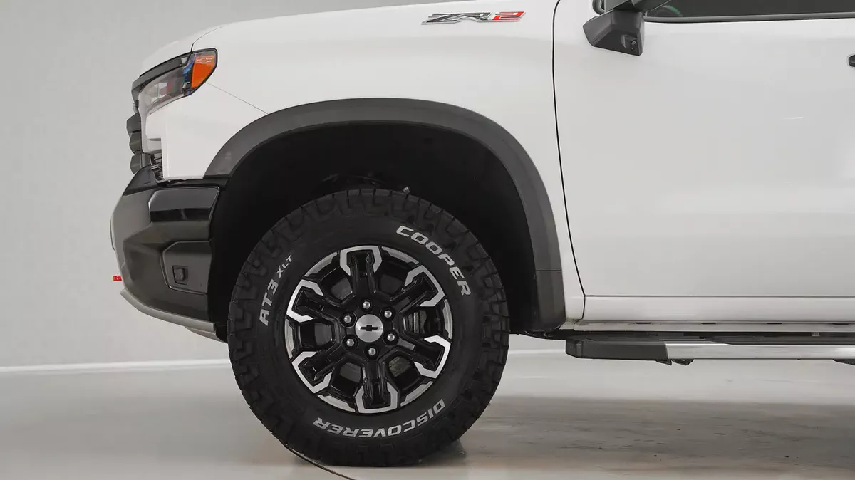 2023 Chevrolet Silverado ZR2 | GCC Specs | Full Agency History | 1 Year Unlimited Warranty-10-10
