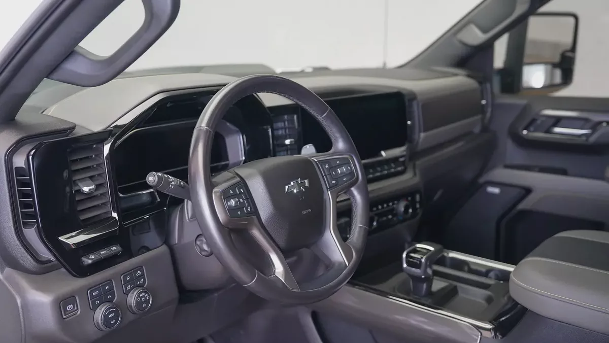 2023 Chevrolet Silverado ZR2 | GCC Specs | Full Agency History | 1 Year Unlimited Warranty-3-3