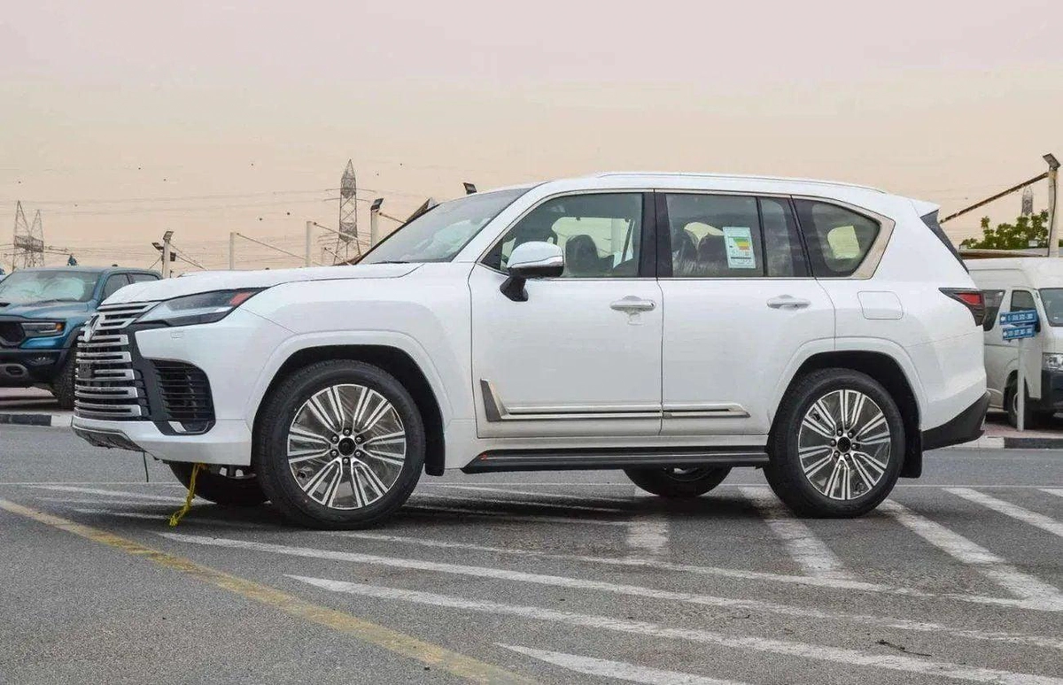 Lexus LX600 LX 600 Signature 3.5L-1-0
