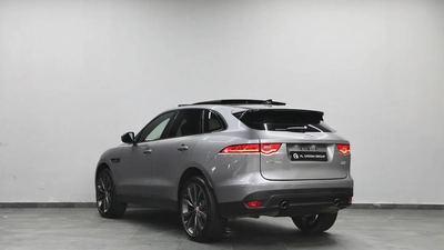 Jaguar F-Pace -4