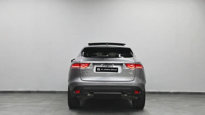 Jaguar F-Pace -5