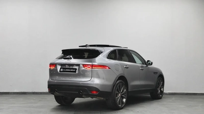 Jaguar F-Pace -3