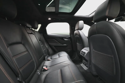 Jaguar F-Pace -13