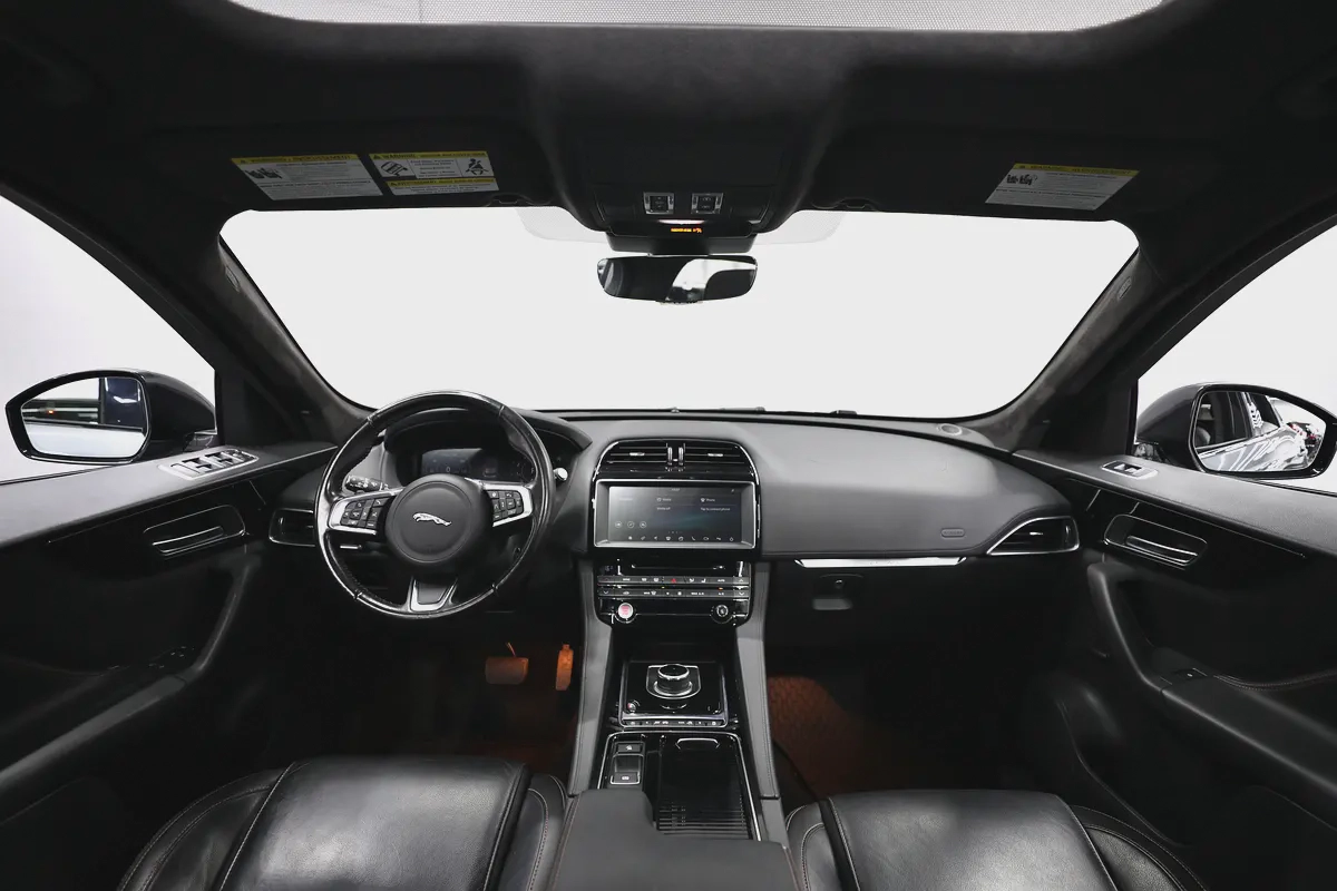 Jaguar F-Pace -6-6