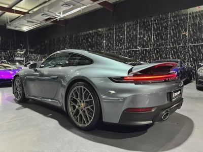 Full Options | GCC | Only 100 KM | Brand New Shape | 2 Years Unlimited mileage Warranty-5