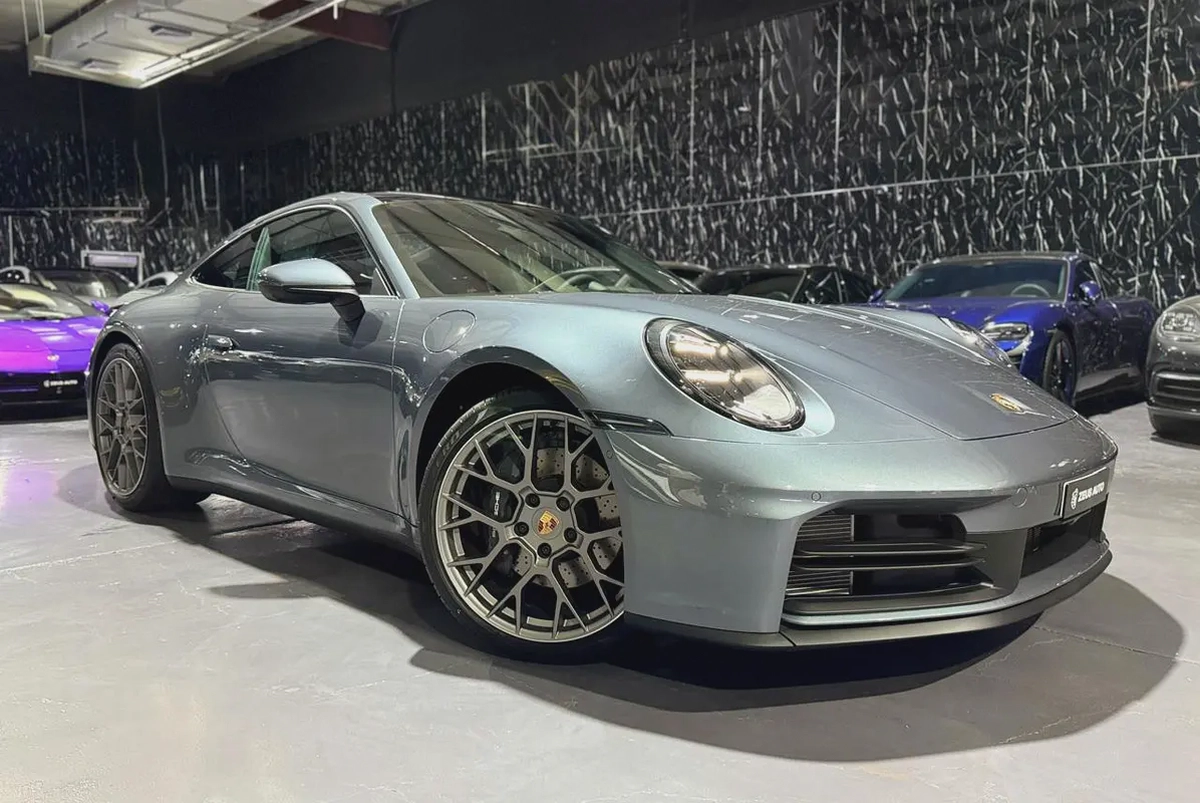 Full Options | GCC | Only 100 KM | Brand New Shape | 2 Years Unlimited mileage Warranty-1-1