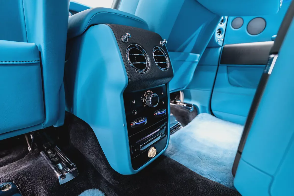 2024 Rolls-Royce Cullinan Silver Badge VIP Edition -MANSORY-14-14