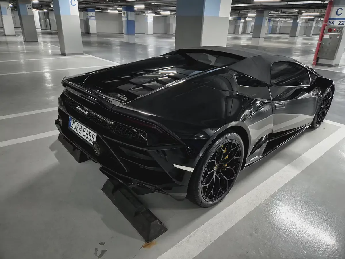 Low Km | 2022 Lamborghini Huracan EVO Spyder | Korean Specs | Pristine Condition-4-4