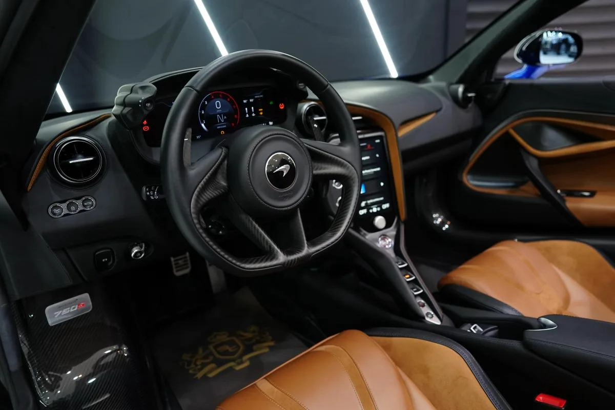 McLaren 750S Spider-1-1