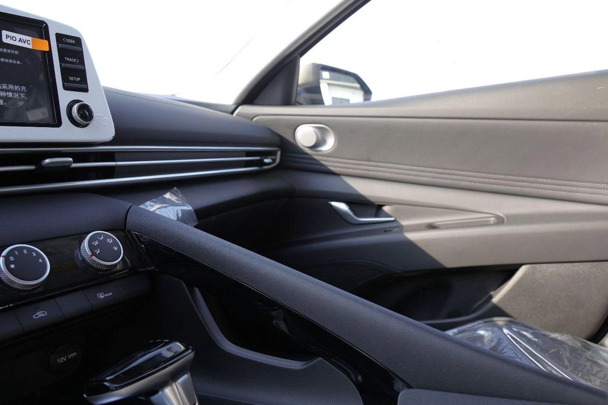 Hyundai Elantra SMART-7-7