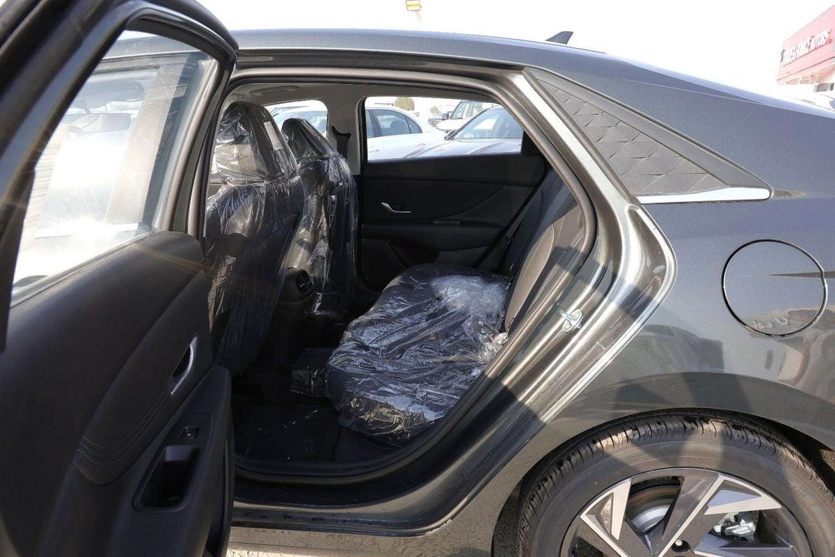 Hyundai Elantra SMART-8-8
