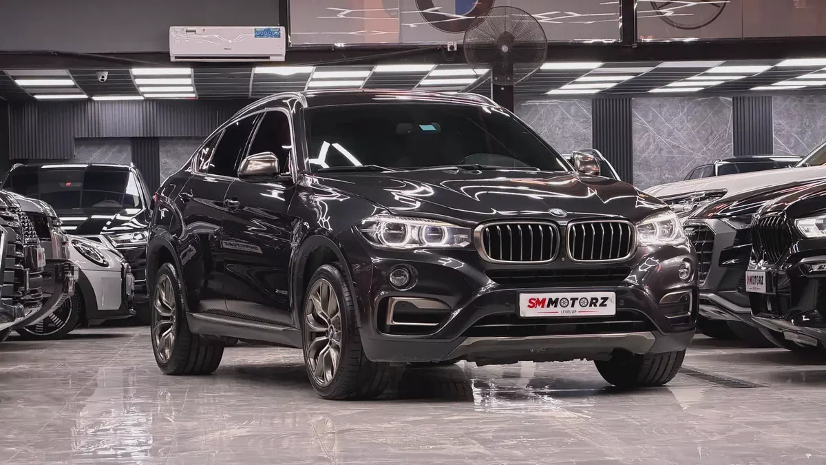 Stunning BMW X6 xDrive50i 2016 | GCC Specs | Low Mileage | Luxury SUV