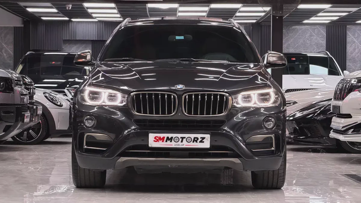 Stunning BMW X6 xDrive50i 2016 | GCC Specs | Low Mileage | Luxury SUV-1-1