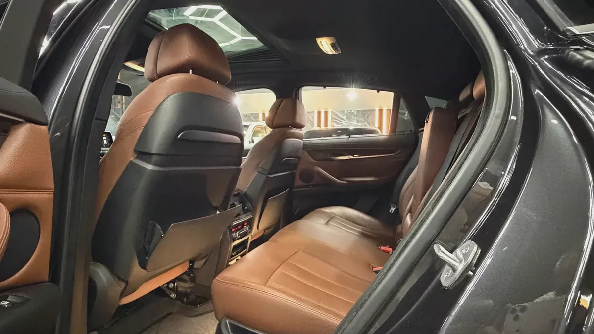 Stunning BMW X6 xDrive50i 2016 | GCC Specs | Low Mileage | Luxury SUV-7-7