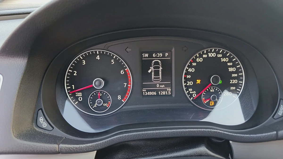 Volkswagen Passat TSI GCC | Model 2014 | Low Mileage | Excellent Condition Looking for a premium sed-15-15