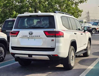 Toyota Land Cruiser GR SPORT || 3.5L PETROL V6 | RADAR | REAR ENTERTAINMENT SCREEN | SUNROOF | COOL BOX (CODE#LC3HGR)-4