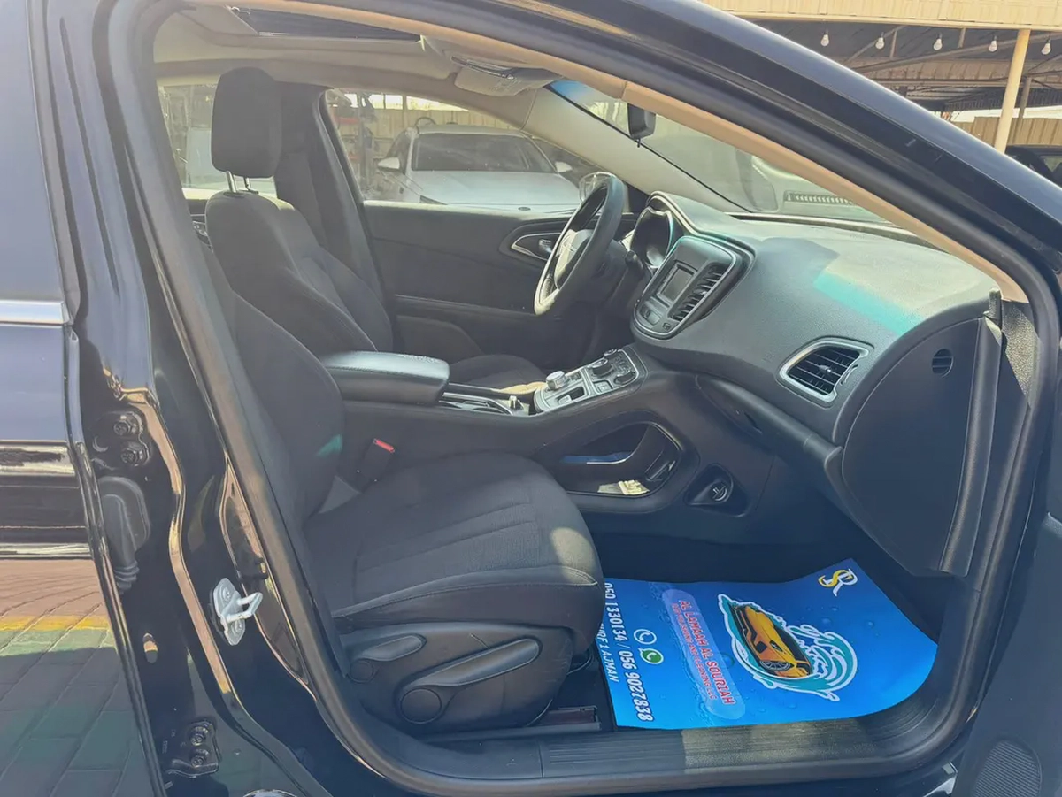 Chrysler 200 200C 2015 - American Specs - GCC Resale-5-5