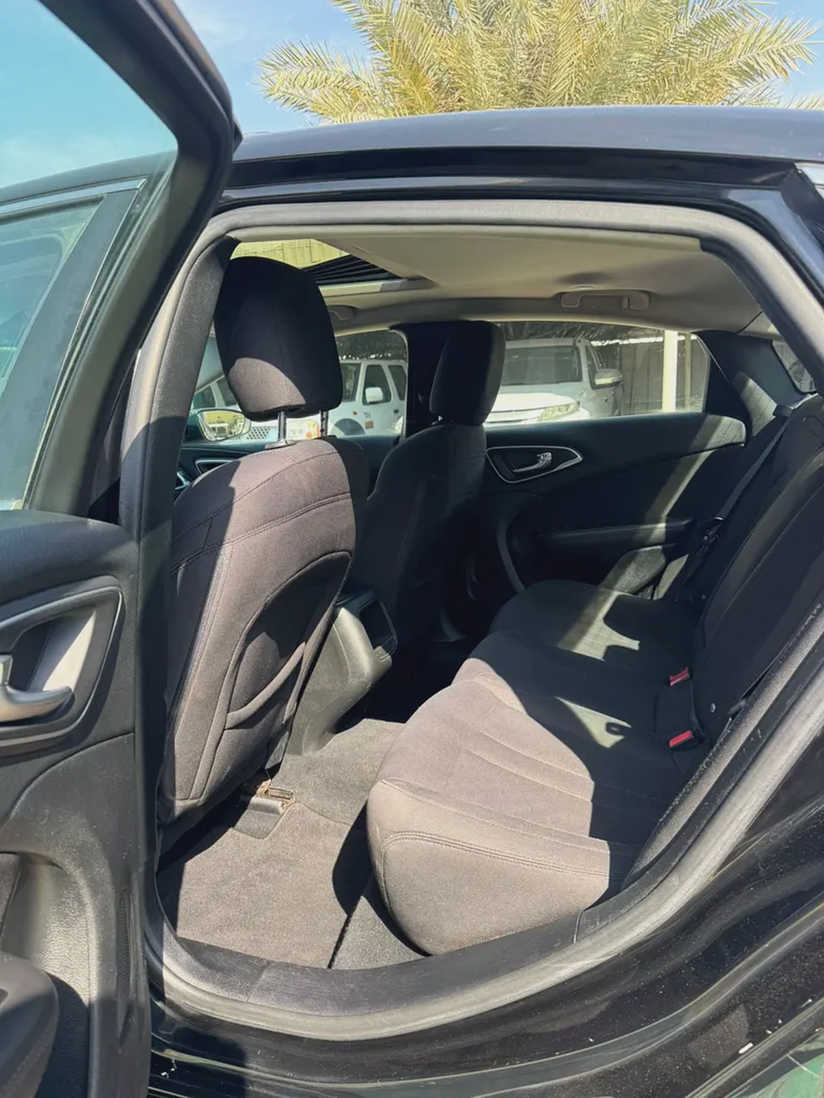Chrysler 200 200C 2015 - American Specs - GCC Resale-7-7