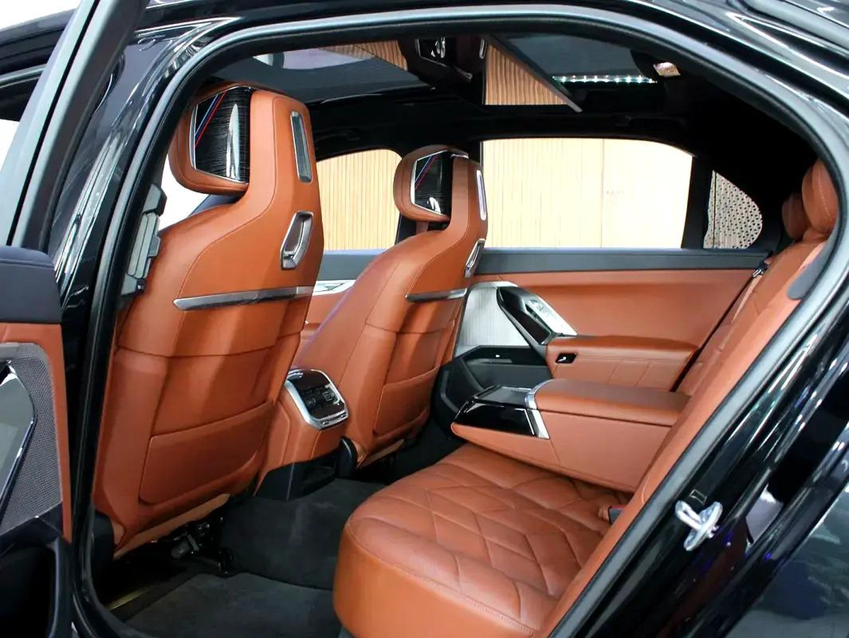 BMW 7 Series 735 2023 for 299,000.00 AED-14-14