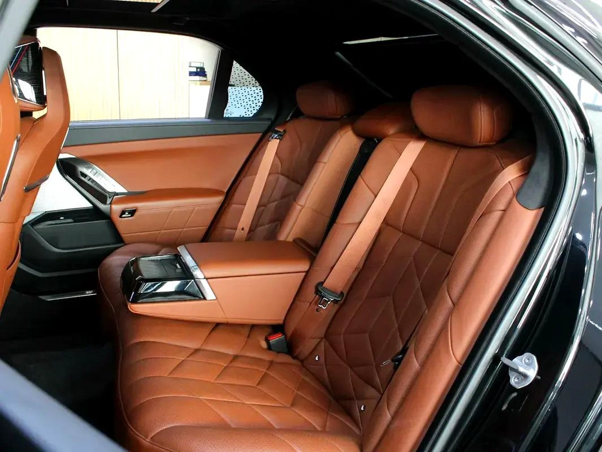 BMW 7 Series 735 2023 for 299,000.00 AED-7-7