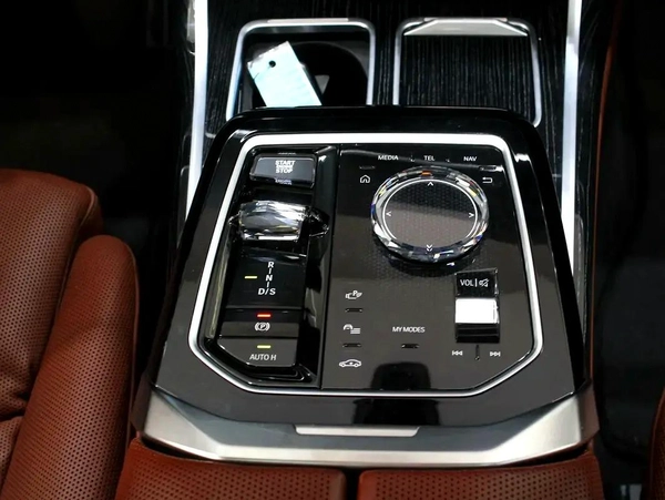 BMW 7 Series 735 2023 for 299,000.00 AED