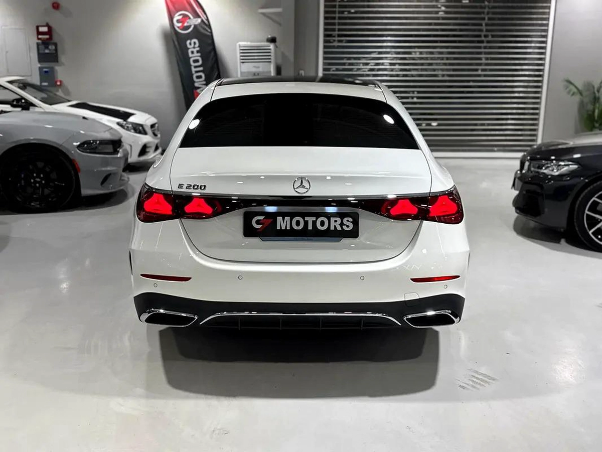 Mercedes-Benz E200 AMG | 2026 | HEAD UP DISPLAY l Fully Loaded | Zero Mileage | Under Warranty.-5-5