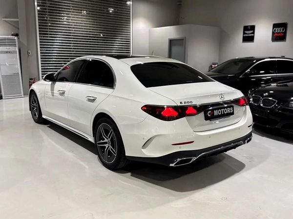 Mercedes-Benz E200 AMG | 2026 | HEAD UP DISPLAY l Fully Loaded | Zero Mileage | Under Warranty.
