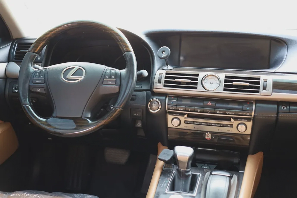 Used Lexus LS 460 4 door 4.6L SWB 2014-12-12