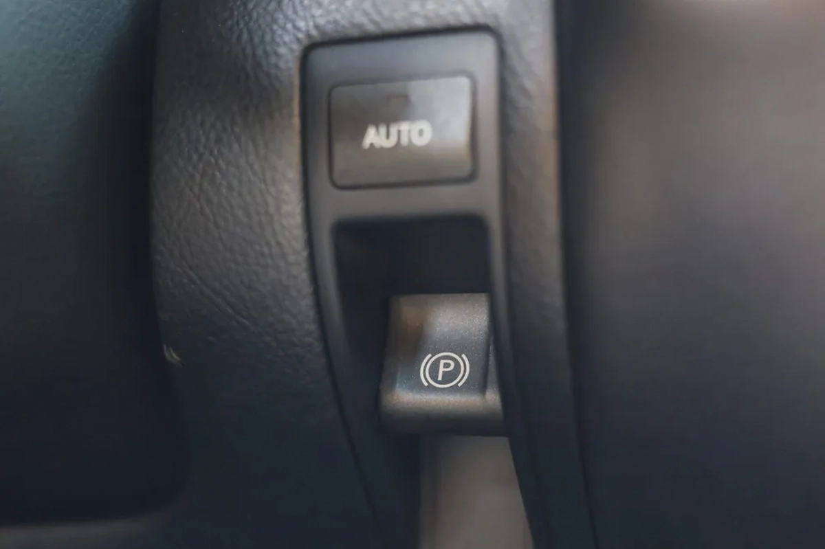 Used Lexus LS 460 4 door 4.6L SWB 2014-1-1